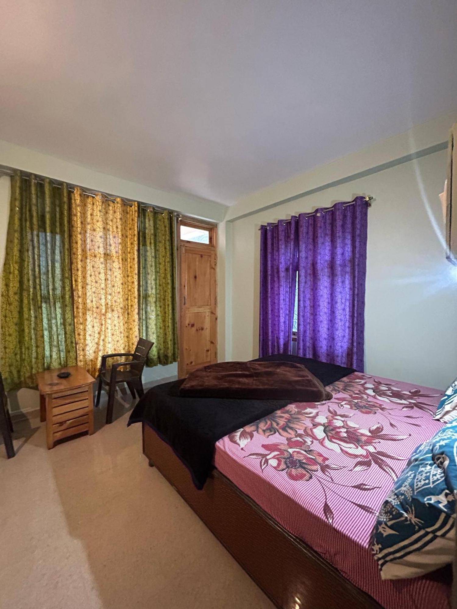 New Brahma Cafe Guest House Kalgha Extérieur photo
