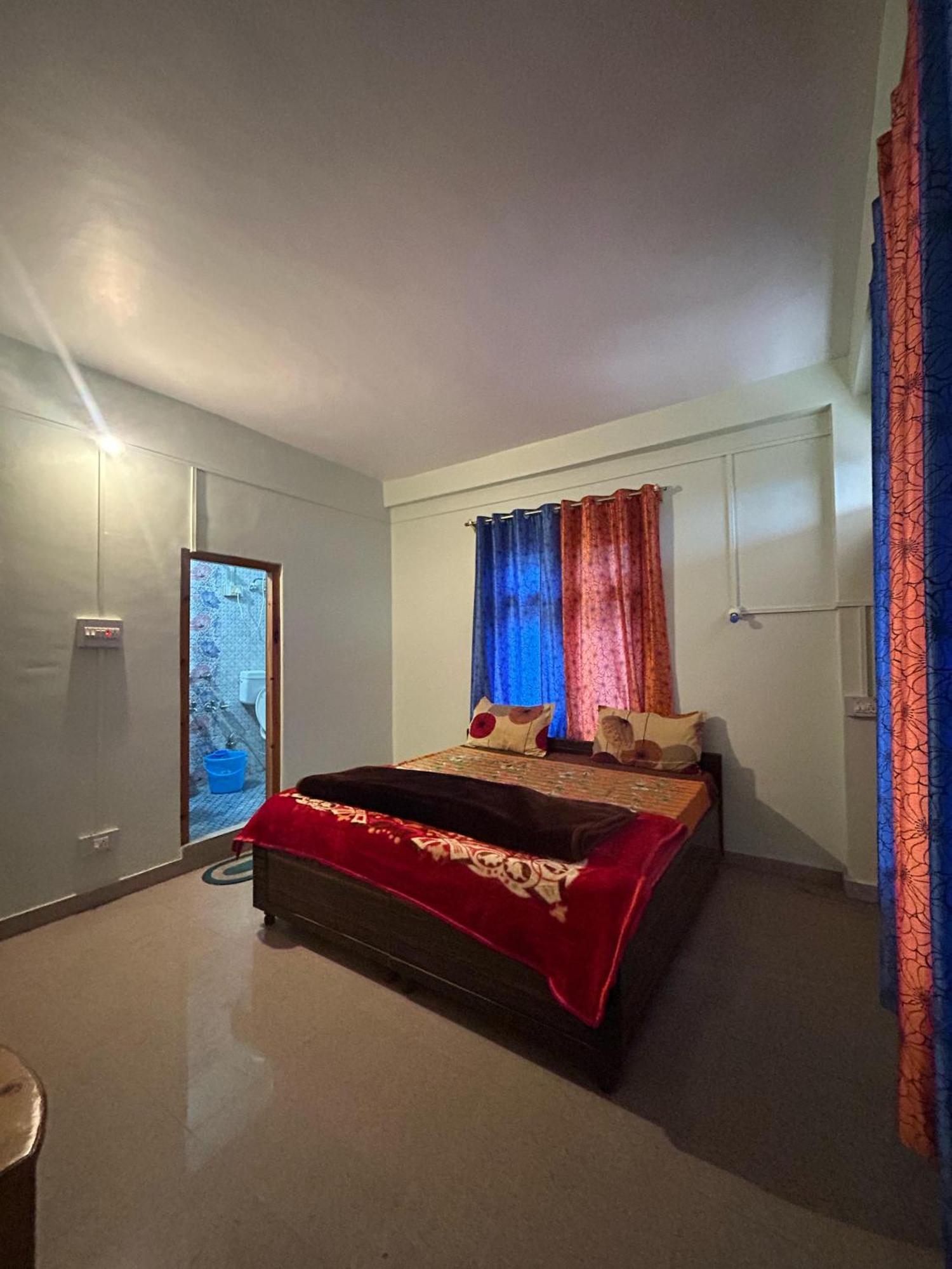 New Brahma Cafe Guest House Kalgha Extérieur photo
