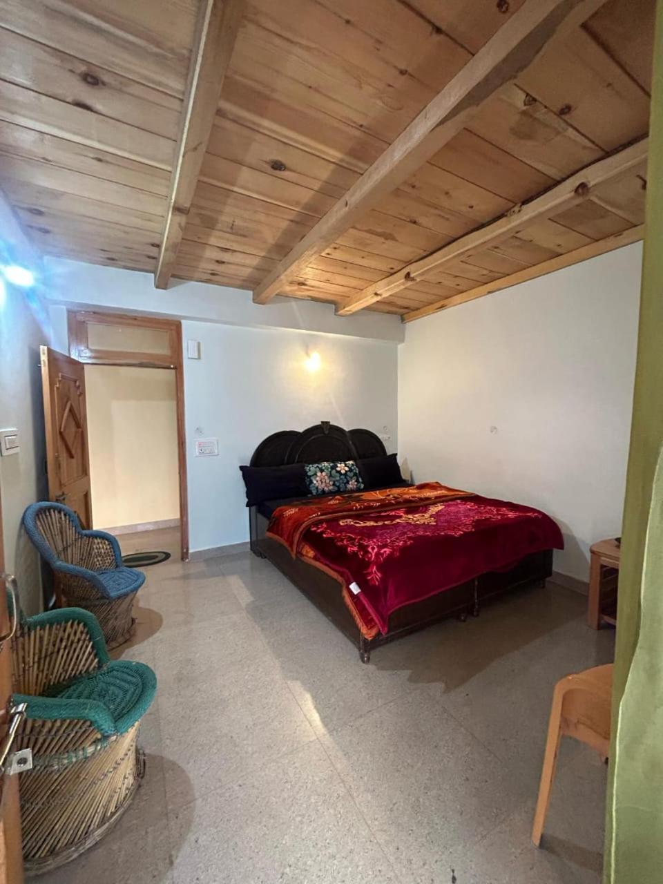 New Brahma Cafe Guest House Kalgha Extérieur photo