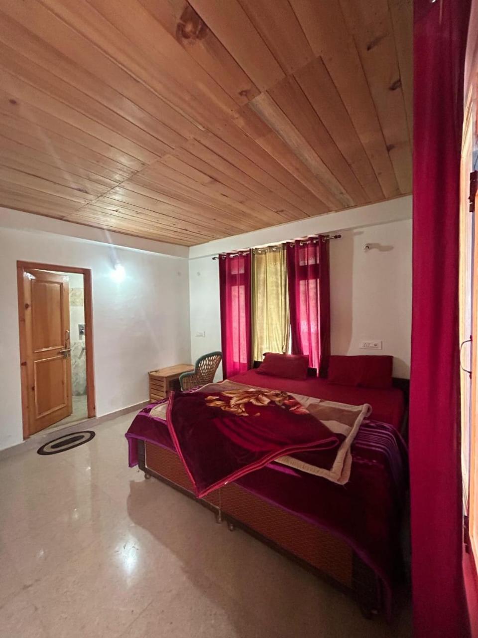 New Brahma Cafe Guest House Kalgha Extérieur photo