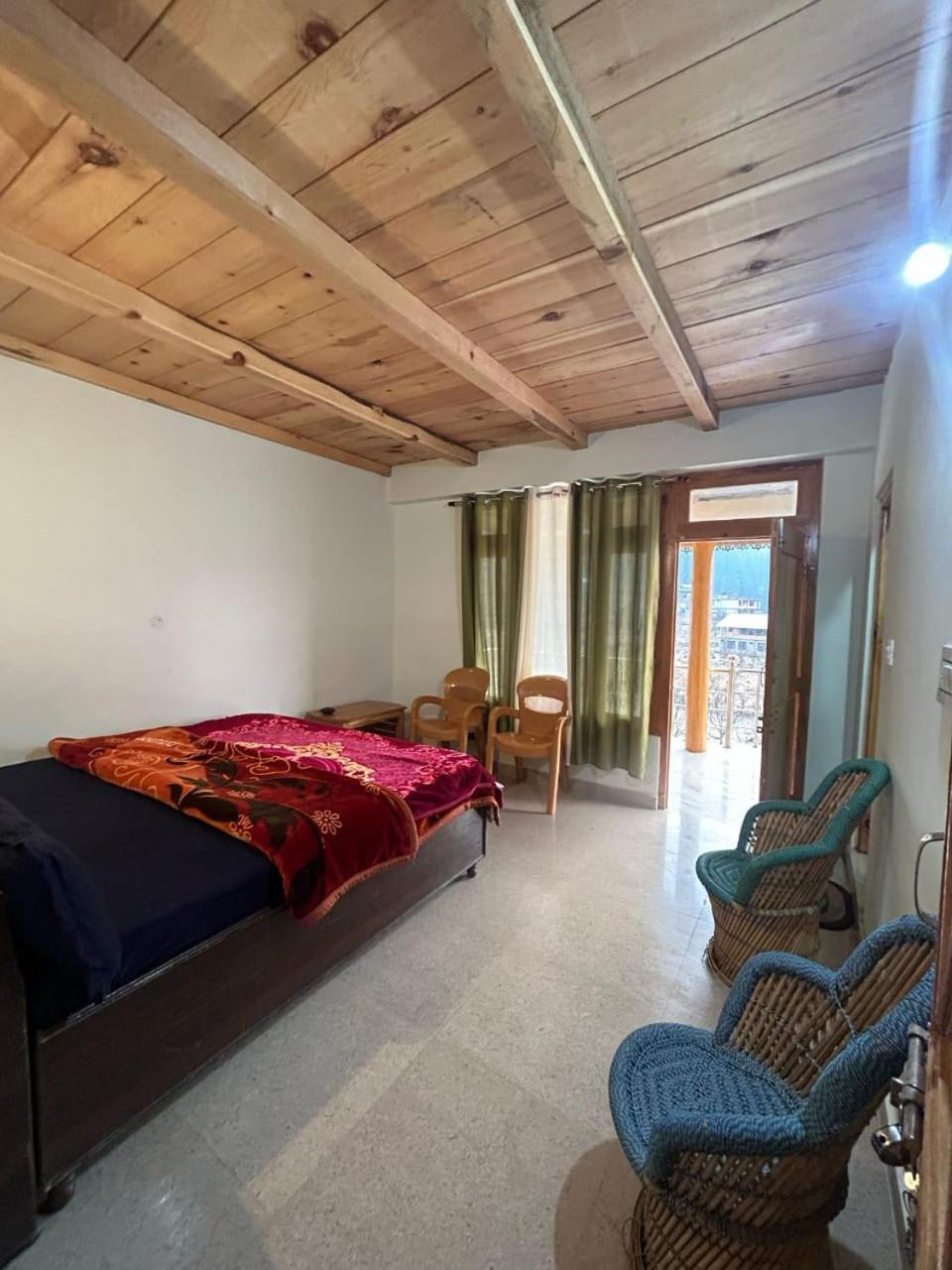 New Brahma Cafe Guest House Kalgha Extérieur photo