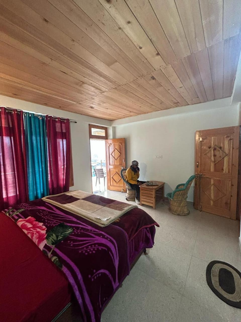 New Brahma Cafe Guest House Kalgha Chambre photo